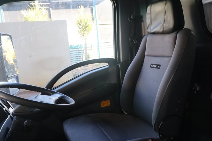2019 ISUZU NPR 75-190