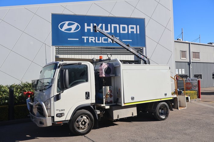 2019 ISUZU NPR