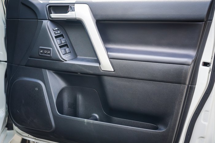 2022 Toyota PRADO Kakadu