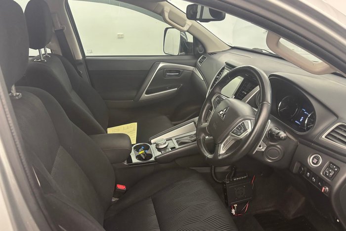 2021 Mitsubishi Pajero Sport GLS