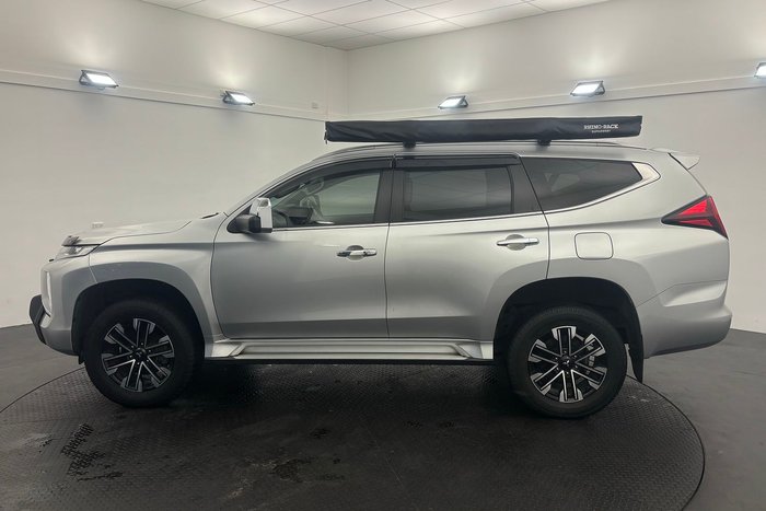 2021 Mitsubishi Pajero Sport GLS