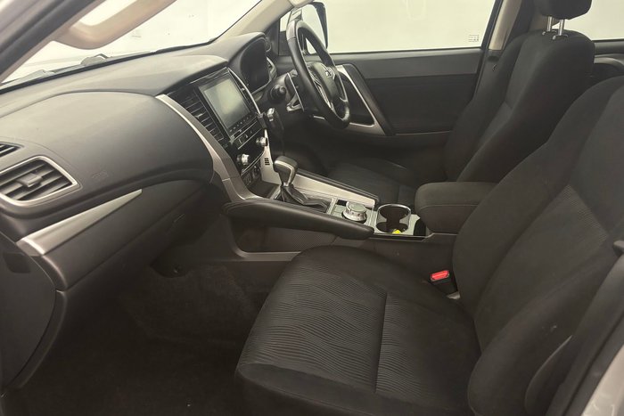 2021 Mitsubishi Pajero Sport GLS