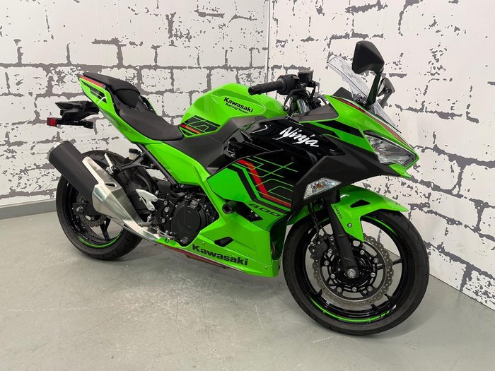 2024 Kawasaki Ninja 400 (EX400G) Ninja Green