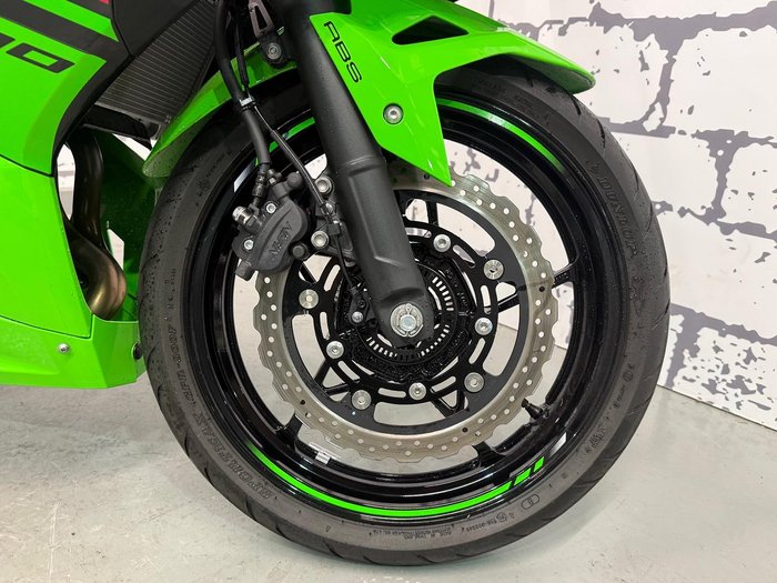 2024 Kawasaki Ninja 400 (EX400G) Ninja Green
