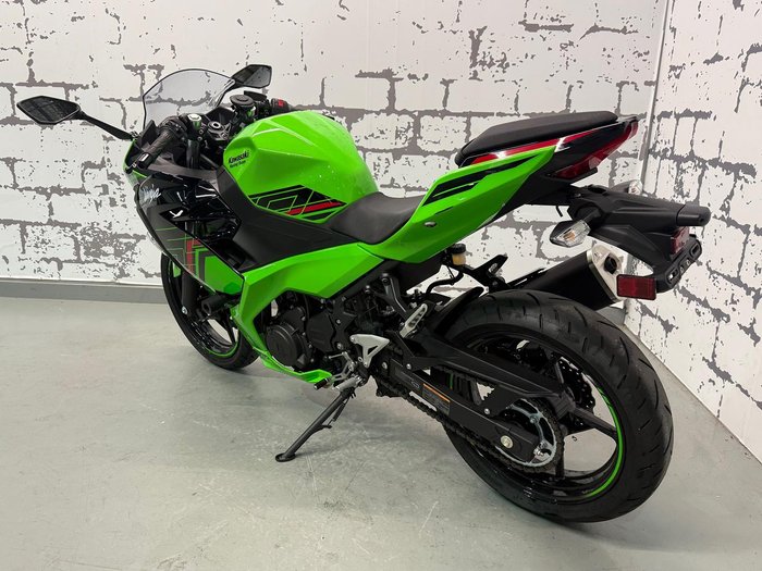 2024 Kawasaki Ninja 400 (EX400G) Ninja Green