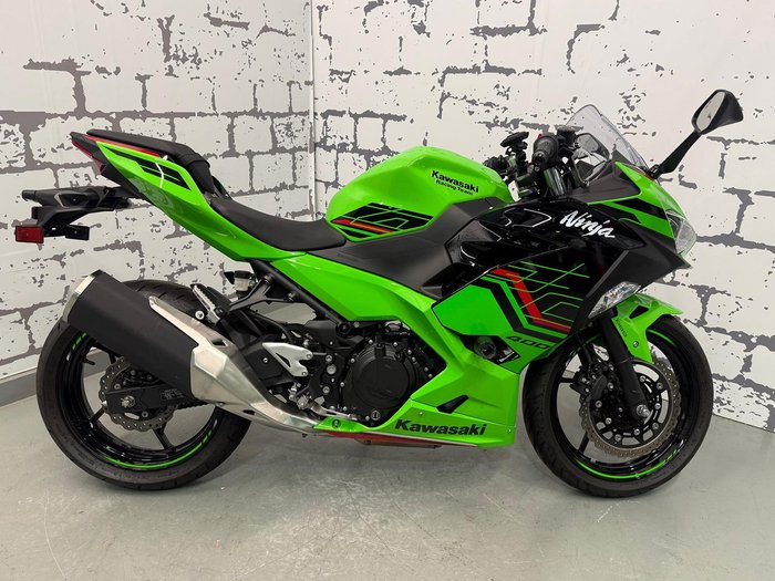 2024 Kawasaki Ninja 400 (EX400G) Ninja Green