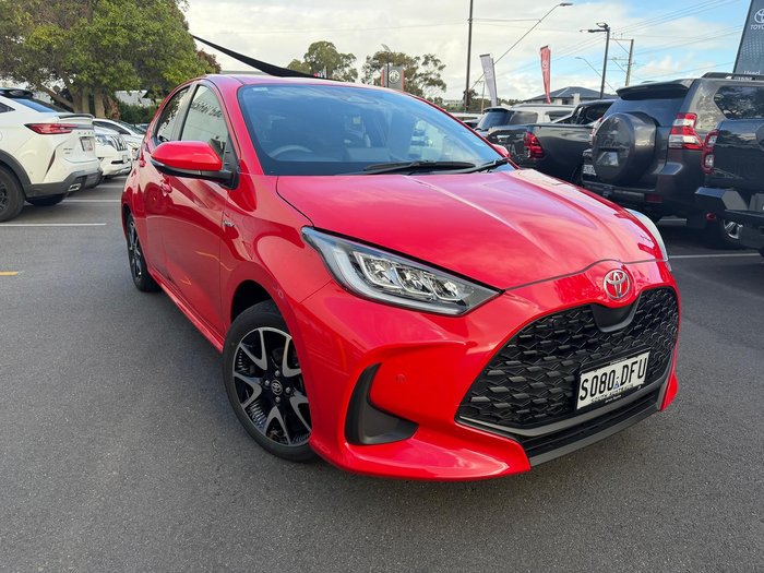 2025 Toyota Yaris SX Hybrid