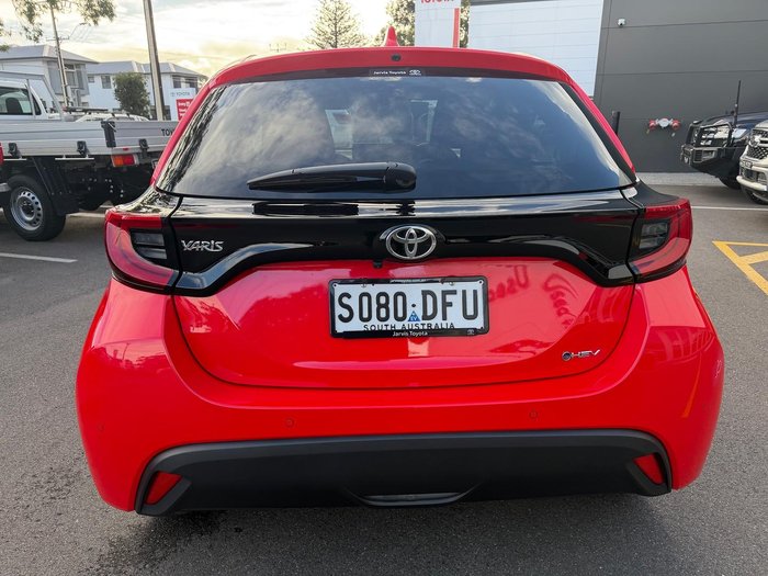 2025 Toyota Yaris SX Hybrid