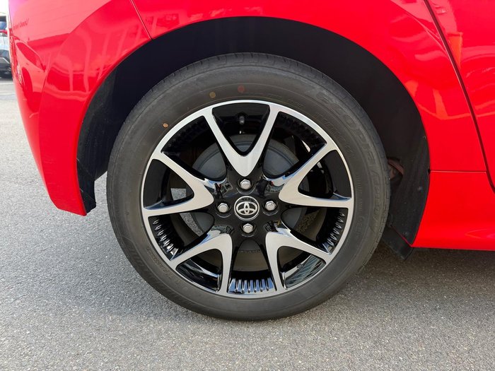 2025 Toyota Yaris SX Hybrid