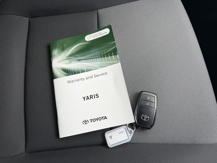 2025 Toyota Yaris SX Hybrid