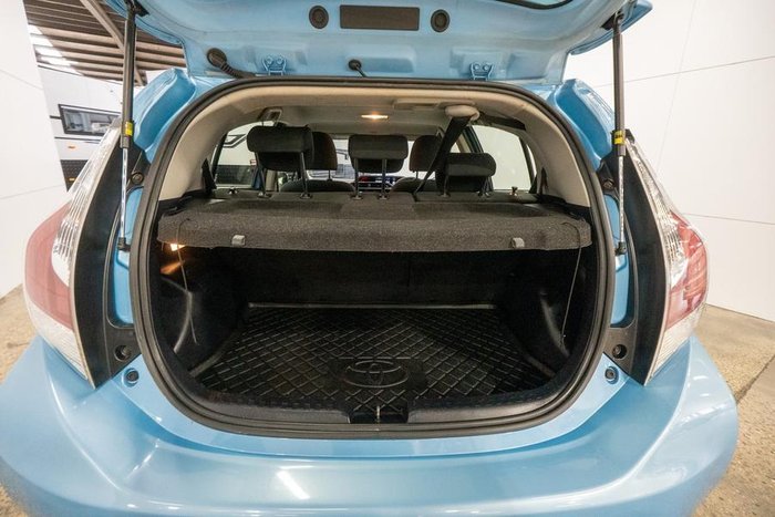 2016 Toyota Prius i-Tech
