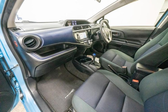 2016 Toyota Prius i-Tech