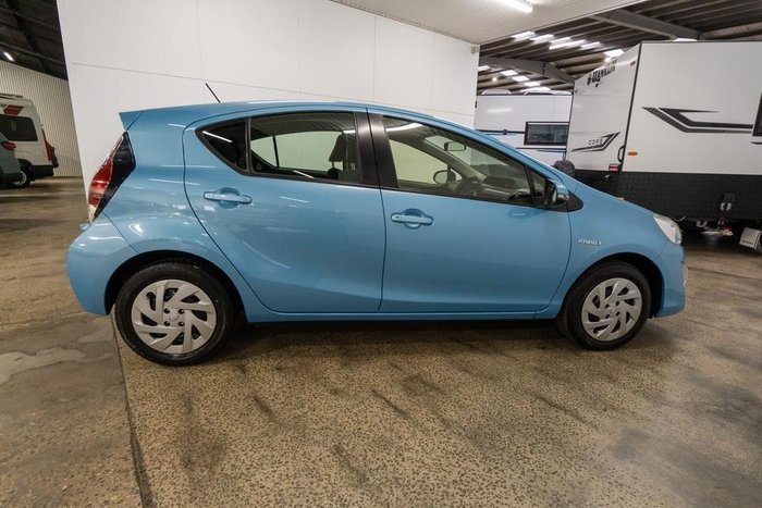 2016 Toyota Prius i-Tech