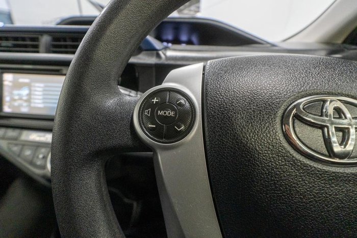 2016 Toyota Prius i-Tech
