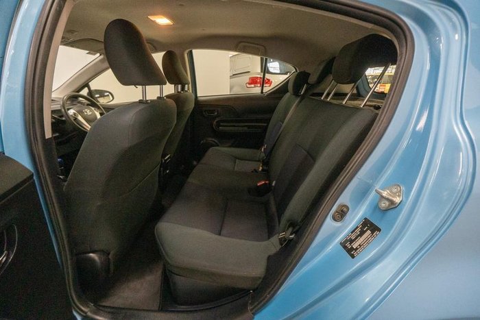 2016 Toyota Prius i-Tech