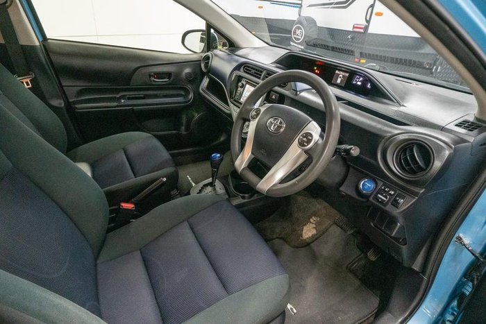 2016 Toyota Prius i-Tech