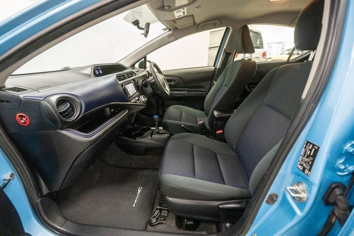 2016 Toyota Prius i-Tech