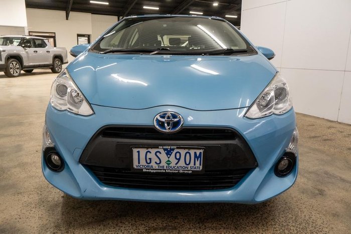 2016 Toyota Prius i-Tech