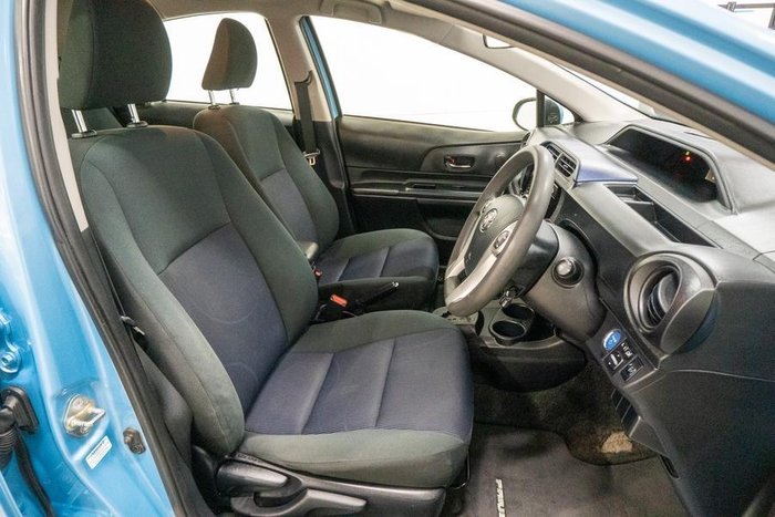 2016 Toyota Prius i-Tech