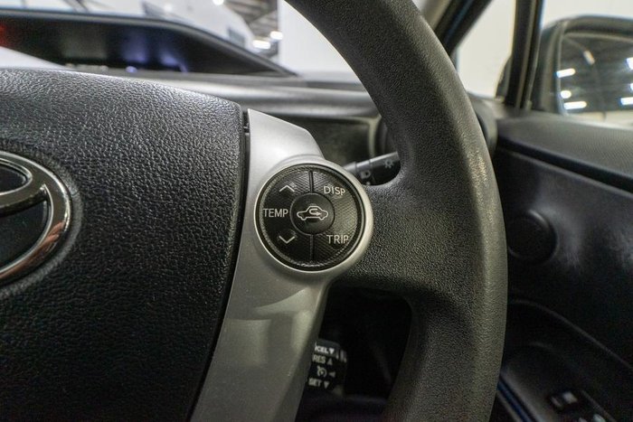 2016 Toyota Prius i-Tech
