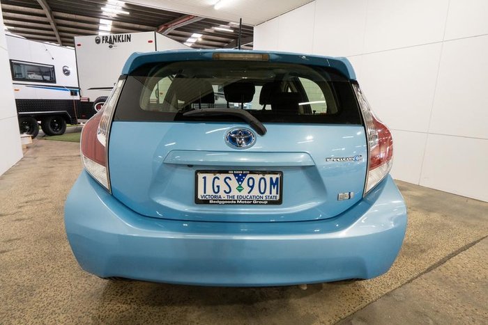 2016 Toyota Prius i-Tech