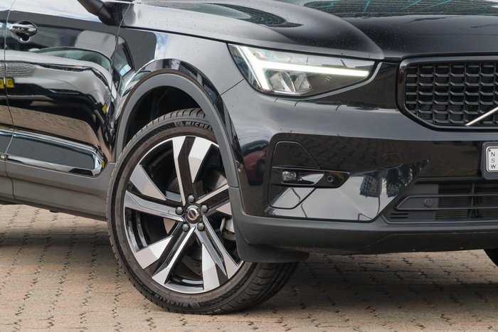 2022 Volvo XC40 Ultimate B5 Dark