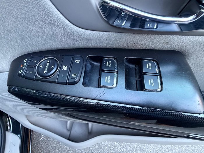 2015 Kia Carnival SLi