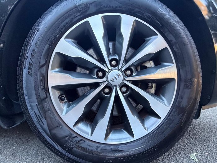 2015 Kia Carnival SLi