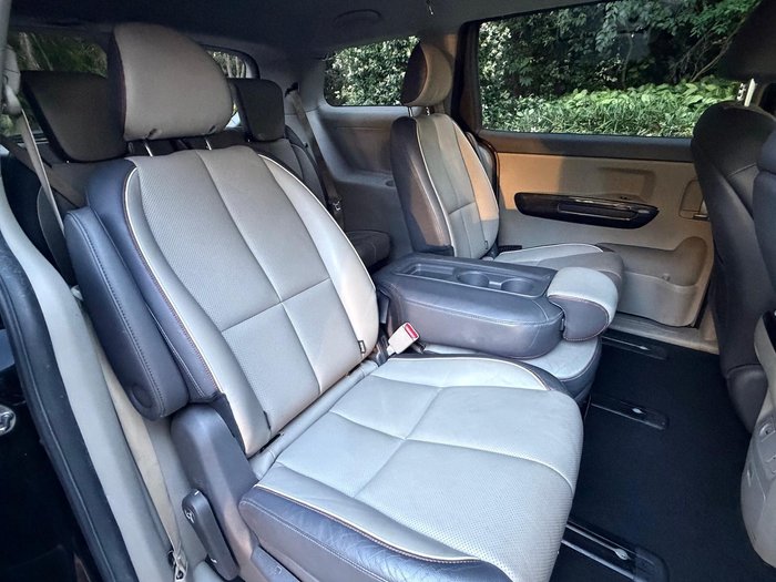 2015 Kia Carnival SLi