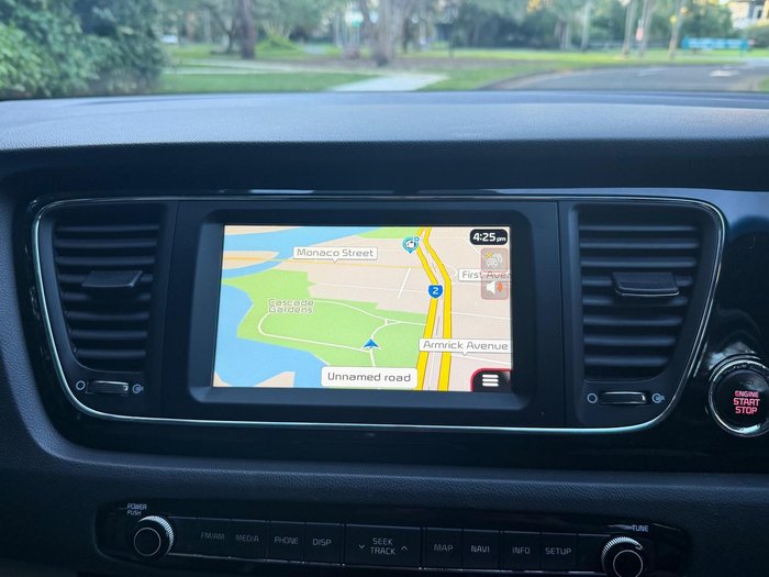 2015 Kia Carnival SLi