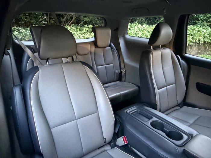 2015 Kia Carnival SLi
