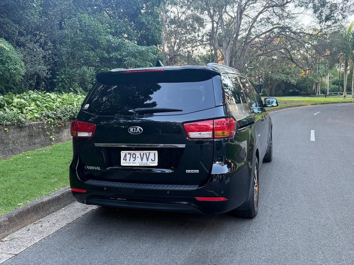 2015 Kia Carnival SLi