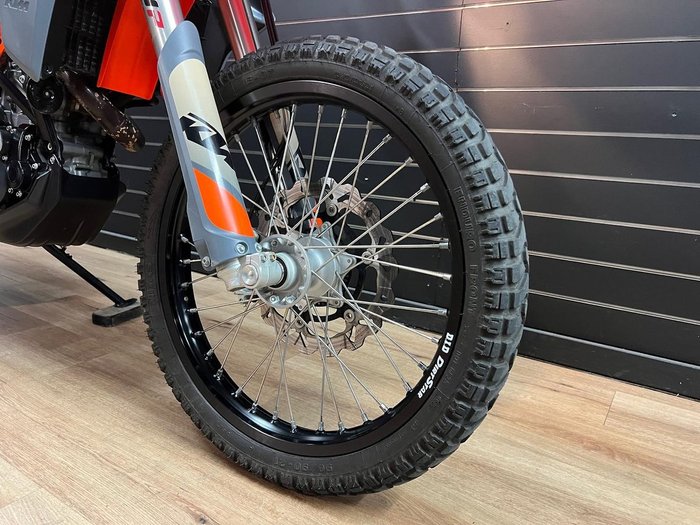 2023 KTM 690 ENDURO R Orange
