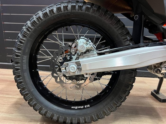 2023 KTM 690 ENDURO R Orange