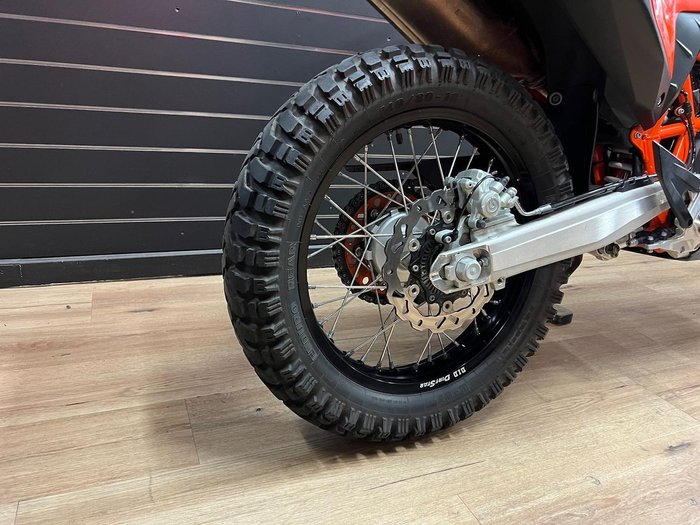 2023 KTM 690 ENDURO R Orange