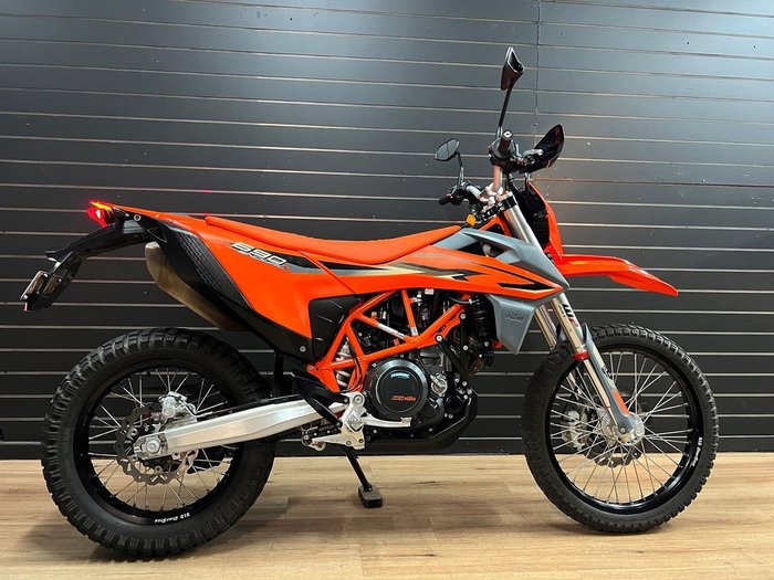 2023 KTM 690 ENDURO R Orange