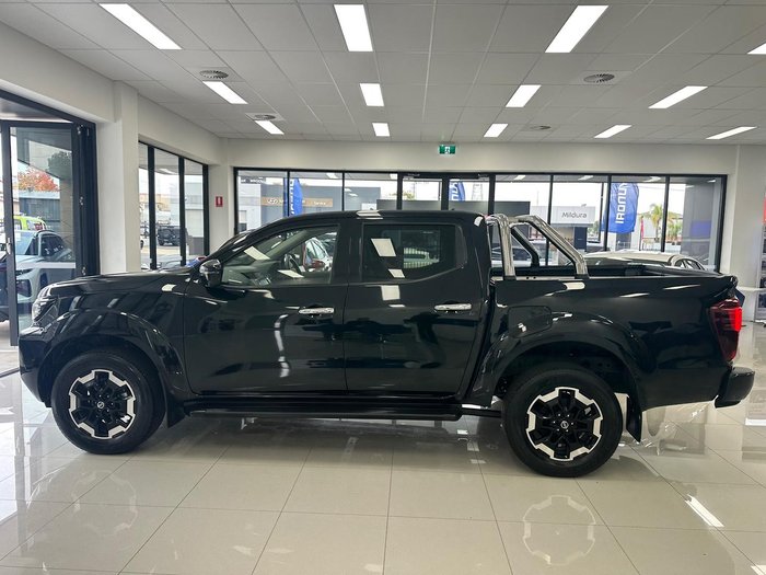 2024 Nissan Navara ST-X D23 MY24 4x2 Black Star