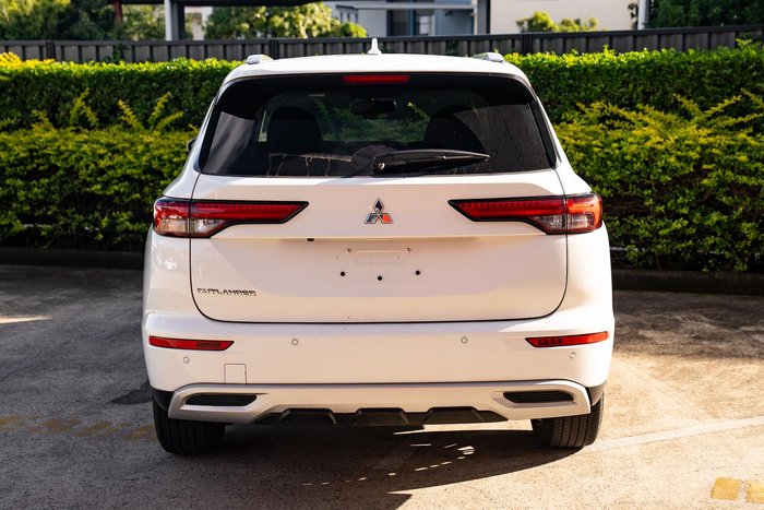 2024 Mitsubishi Outlander LS
