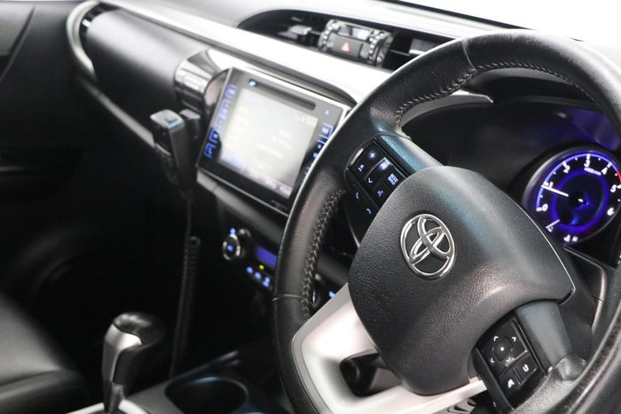 2017 Toyota Hilux SR5