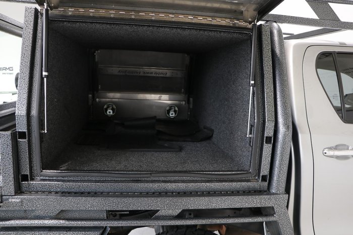 2017 Toyota Hilux SR5
