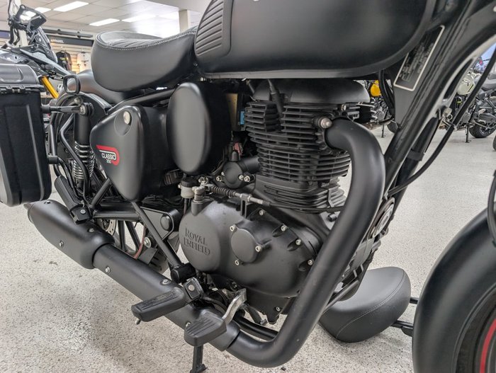 2022 Royal Enfield CLASSIC 350 DARK Black