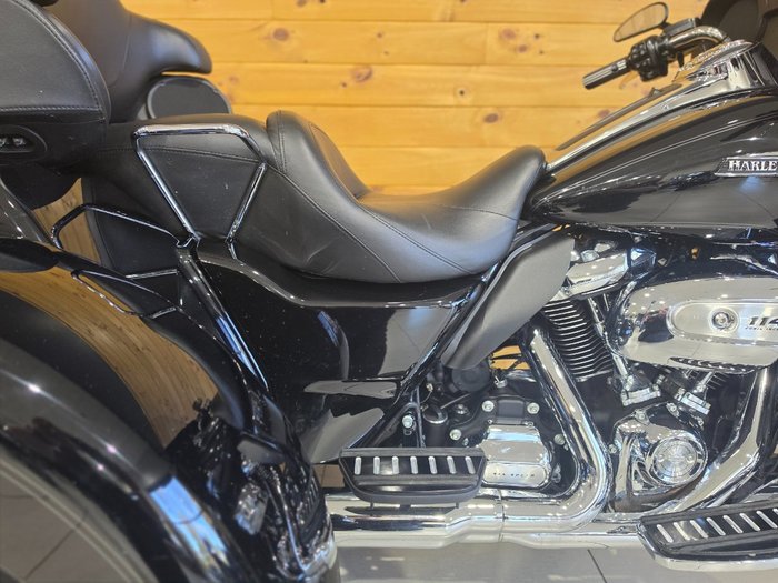 HARLEY-DAVIDSON 2019 HARLEY DAVIDSON 1900CC FLHTCUTG TRI GLIDE ULT