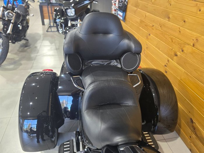HARLEY-DAVIDSON 2019 HARLEY DAVIDSON 1900CC FLHTCUTG TRI GLIDE ULT