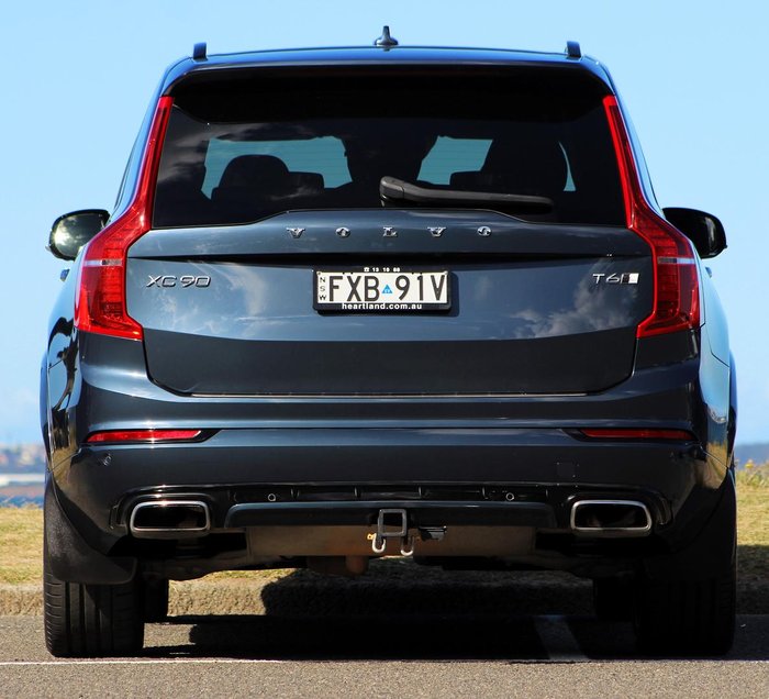 2021 Volvo XC90 T6 R-Design
