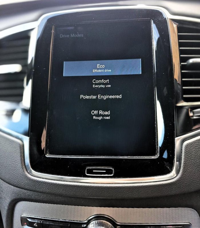 2021 Volvo XC90 T6 R-Design