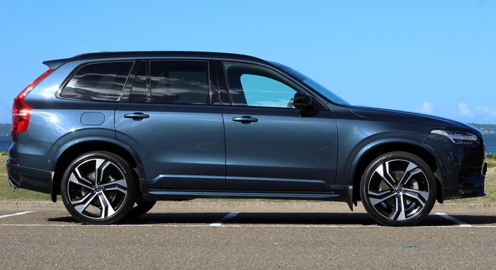 2021 Volvo XC90 T6 R-Design