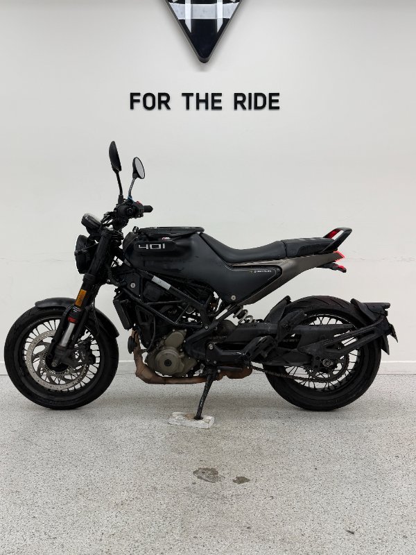 2022 HUSQVARNA SVARTPILEN 401 Black