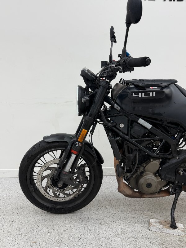 2022 HUSQVARNA SVARTPILEN 401 Black