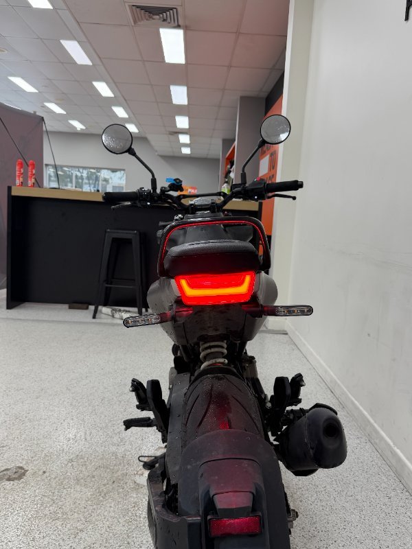 2022 HUSQVARNA SVARTPILEN 401 Black