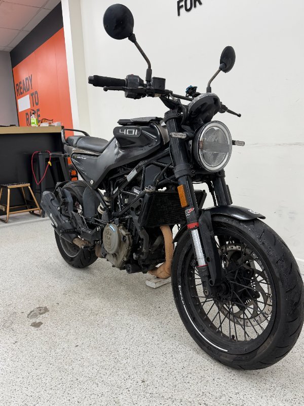 2022 HUSQVARNA SVARTPILEN 401 Black